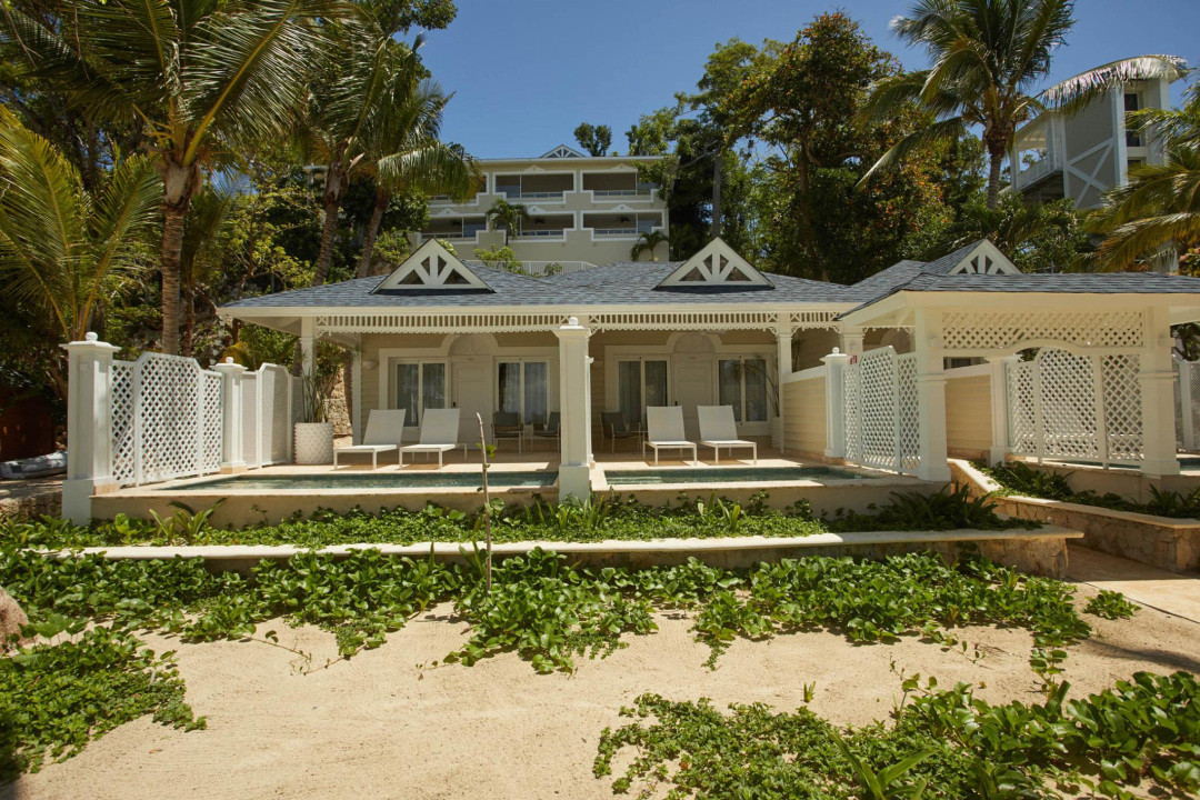 Villa with room overlooking the beach Cayo Levantado Resort