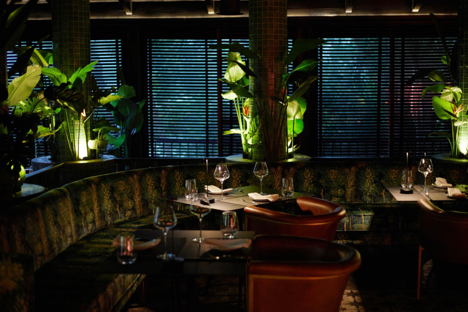Manaya seafood restaurant at Cayo Levantado Resort featuring fresh oceanfront dining with beachfront views in Samaná Bay